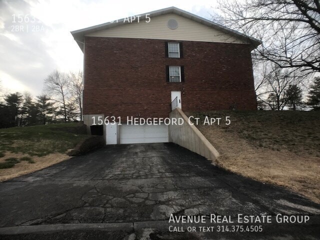 15631 Hedgeford Ct in Chesterfield, MO - Building Photo - Building Photo