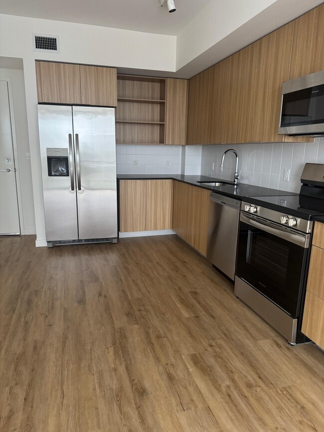 769 E 28th St, Unit S2 in Hialeah, FL - Foto de edificio - Building Photo