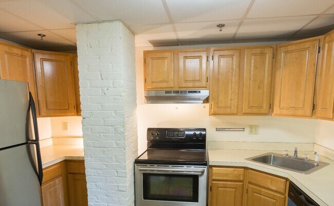 1617 Massachusetts Ave, Unit 1616-B1