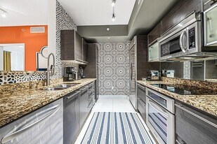 550 Okeechobee Blvd in West Palm Beach, FL - Building Photo