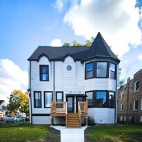 1023 N Central Ave, Unit 1 in Chicago, IL - Building Photo