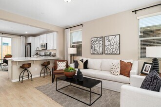 1105 Alcove Wy W in Madera, CA - Building Photo - Building Photo