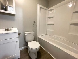 1812 W 7th St in Muncie, IN - Building Photo