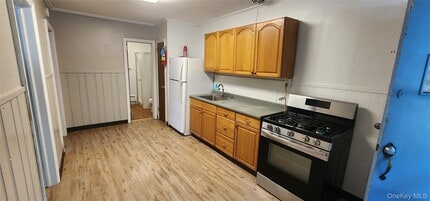 6 Vila Rd in Greenwood Lake, NY - Building Photo - Building Photo