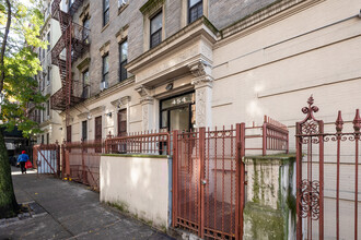 2095-2097 Amsterdam Ave in New York, NY - Building Photo - Building Photo