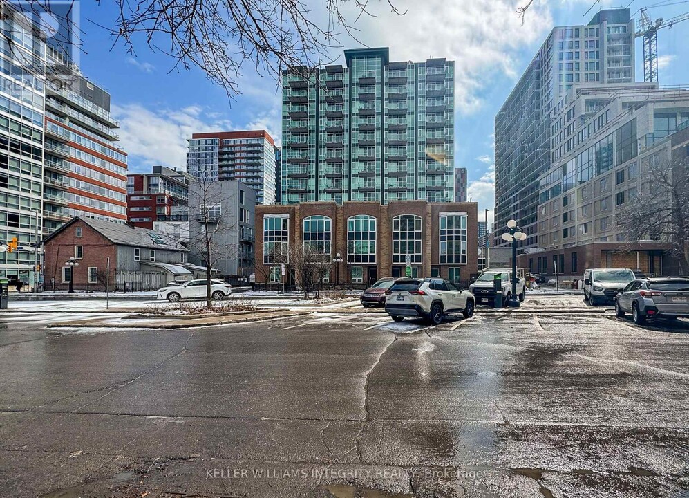 134-1134 York St in Ottawa, ON - Building Photo
