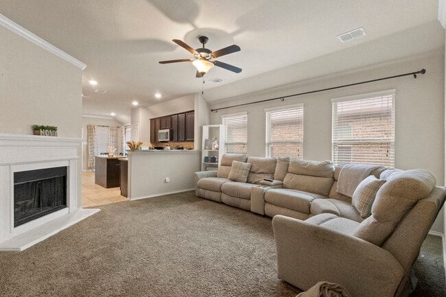 617 Wounded Knee Dr in Cross Roads, TX - Building Photo - Building Photo