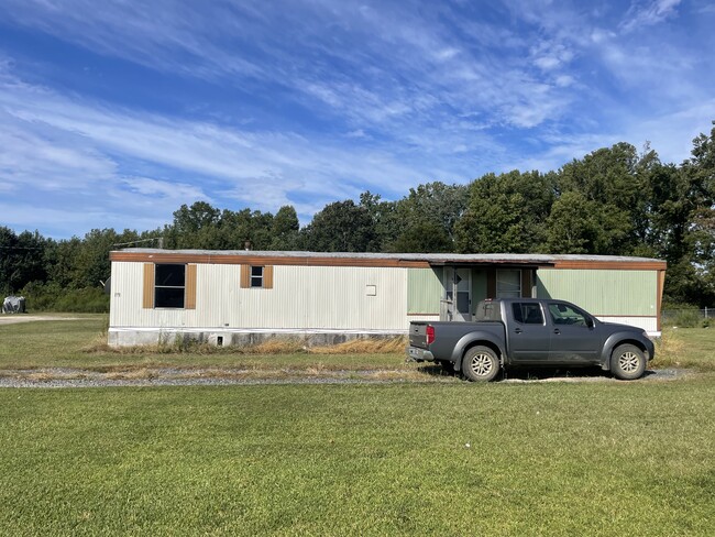 1791 Old McVille Rd in Crossville, AL - Foto de edificio - Building Photo