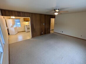 1 James Pl in Bloomington, IL - Building Photo - Building Photo