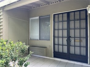 80 Calle Aragon, Unit B in Laguna Woods, CA - Building Photo - Building Photo