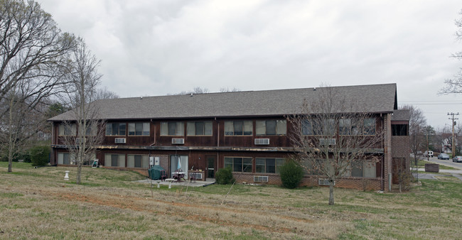 821 Eastern St in Jefferson City, TN - Building Photo - Building Photo