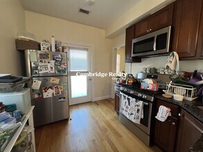 547 Washington St, Unit 6B in Boston, MA - Foto de edificio - Building Photo