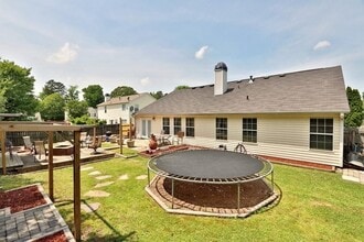 3151 Greenbrier Ct in Buford, GA - Foto de edificio - Building Photo