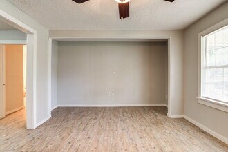 2106 26th St in Lubbock, TX - Building Photo - Building Photo