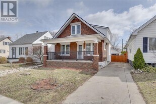 1444 Bernard Rd in Windsor, ON - Building Photo