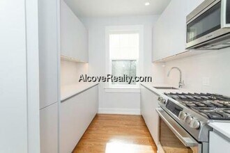 16 Forest St in Cambridge, MA - Building Photo - Building Photo