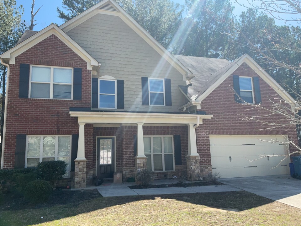 2554 Dolostone Way in Dacula, GA - Foto de edificio