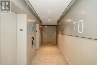 1 Bloor St E in Toronto, ON - Building Photo - Building Photo