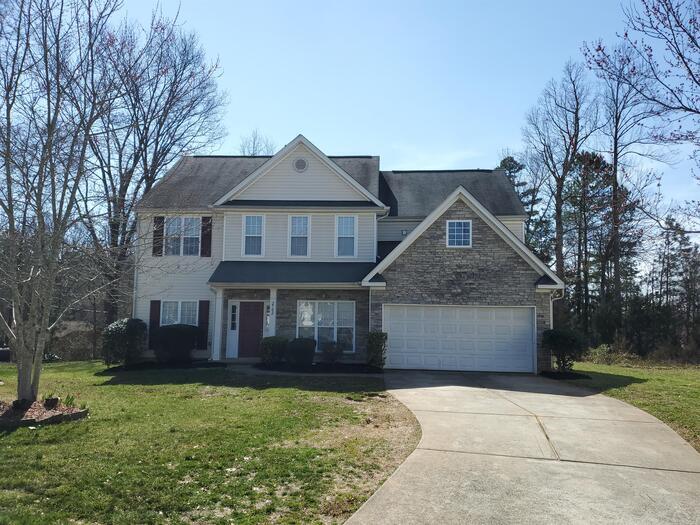 2702 Oakdale Pasture Dr in Charlotte, NC - Building Photo
