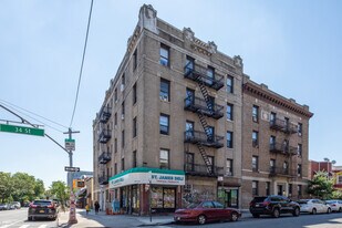 Graham Court in Long Island City, NY - Building Photo