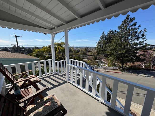 1968 Manchester Rd in San Leandro, CA - Building Photo - Building Photo