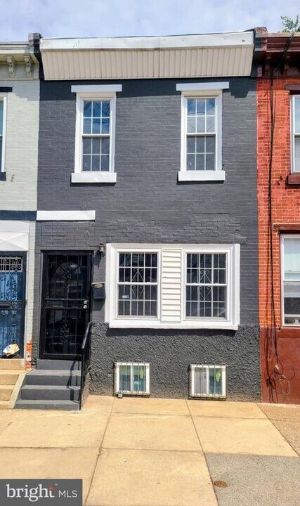 4219 Wallace St in Philadelphia, PA - Building Photo