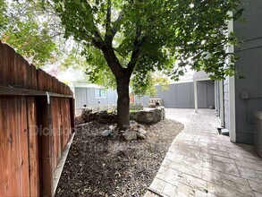 7513 Cumberland Cir in Reno, NV - Building Photo - Building Photo