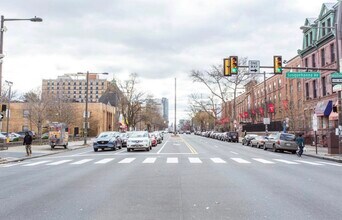 2217 N Broad St, Unit 2 in Philadelphia, PA - Foto de edificio - Building Photo