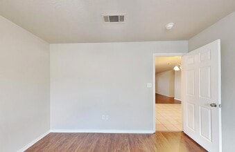 214 Bobbie Ann Ct in Granbury, TX - Building Photo - Building Photo