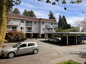 7029 134 St in Surrey, BC - Building Photo - Building Photo