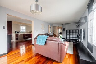 23 Belvedere Crescent in Richmond Hill, ON - Building Photo