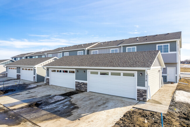 The Commons at Greenway Park 2 in Waukee, IA - Building Photo - Building Photo