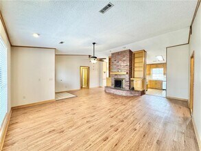 1163 E Ash St in Fayetteville, AR - Building Photo - Building Photo