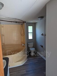 100 Forest Manor Dr photo'