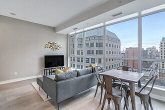 25 Nelson St in Toronto, ON - Building Photo - Building Photo