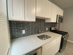 506 Ferry St, Unit 1st Fl in New Haven, CT - Building Photo - Building Photo