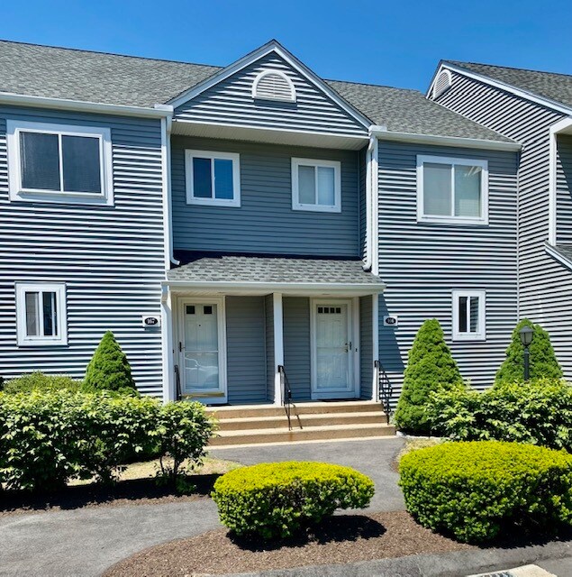166 Stoneheights Dr in Waterford, CT - Building Photo
