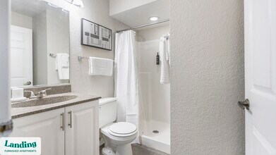 3695 Island Club Dr, Unit 3540-03 in North Port, FL - Foto de edificio - Building Photo