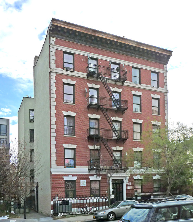 129 Clermont Avenue in Brooklyn, NY - Foto de edificio - Building Photo