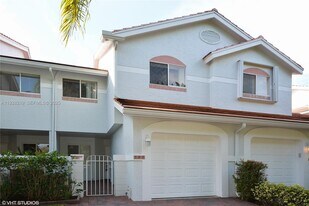 6215 Old Court Rd in Boca Raton, FL - Building Photo