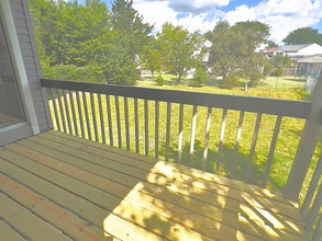 136 Lilac Ln in Buffalo Grove, IL - Building Photo - Building Photo