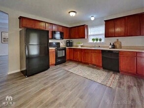 1130 S Clifton Ave in Springfield, MO - Building Photo - Building Photo