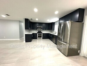 2432 NE 28th St in Ocala, FL - Building Photo - Building Photo