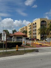 6970 NW 186th St in Hialeah, FL - Building Photo - Building Photo