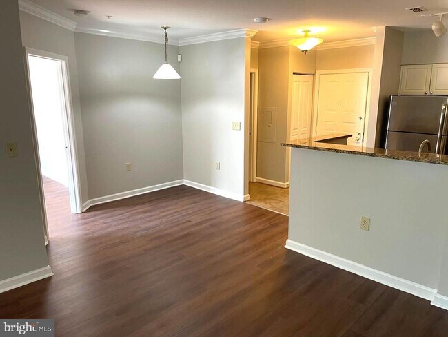 2204 Westcourt Ln in Herndon, VA - Building Photo - Building Photo