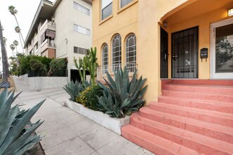 3613 4th W St, Unit 3613 in Los Angeles, CA - Building Photo - Building Photo