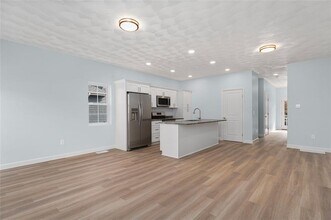 47 Windsor Rd in Cranston, RI - Building Photo - Building Photo