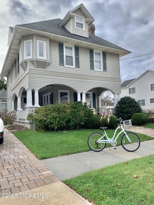 205 7th Ave in Belmar, NJ - Building Photo