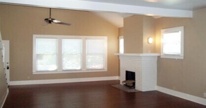 218 N Windomere Ave in Dallas, TX - Building Photo - Building Photo