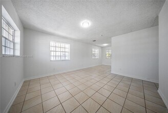 20120 SW 112th Ct in Miami, FL - Building Photo - Building Photo